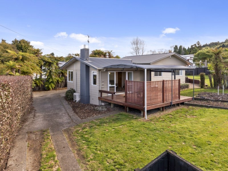 2 Paterson Grove, Pukehangi, Rotorua - Carousel 18