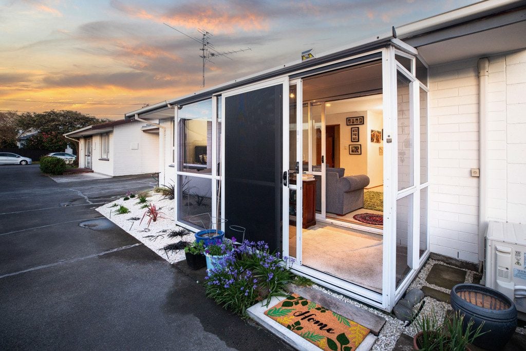 2/188 Hastings Street East, Waltham, Christchurch - Carousel 28