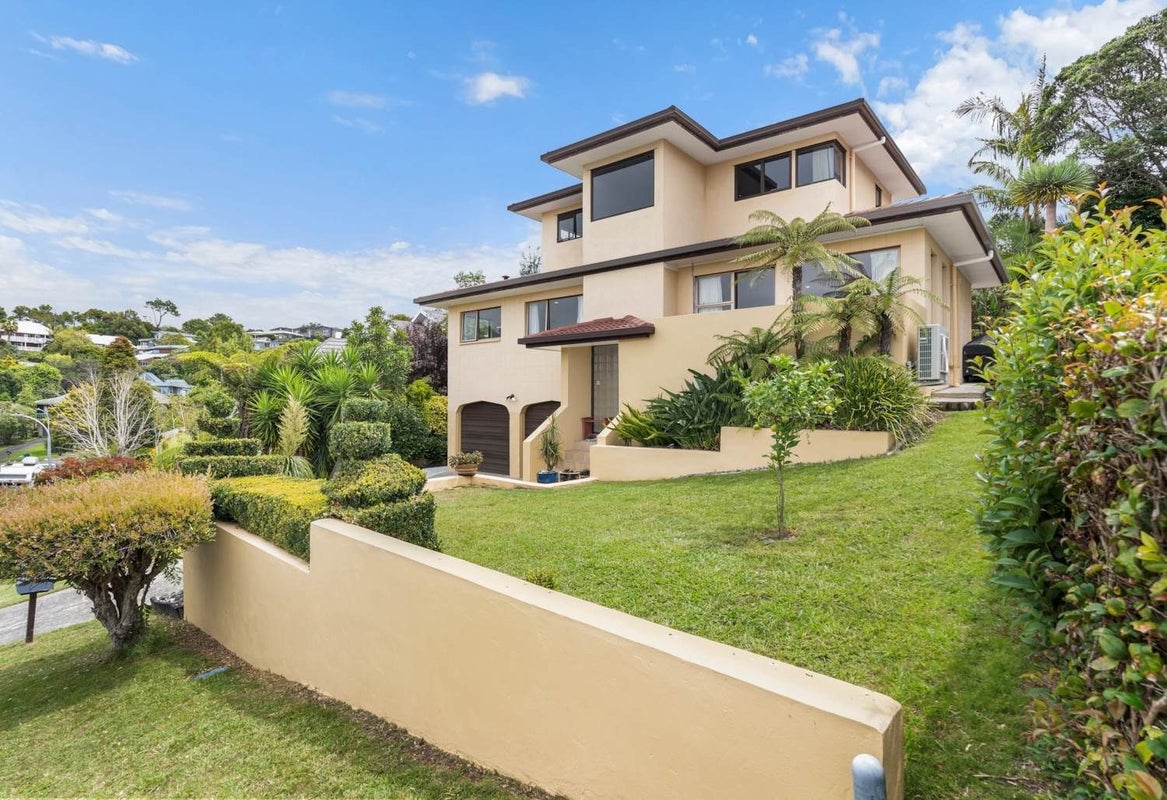 5 Wisteria Way, Mairangi Bay, Auckland - Carousel 1