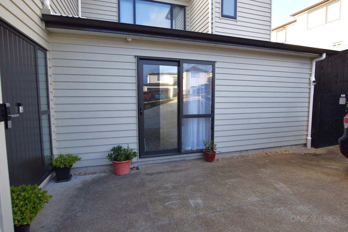 14 Bela Vista Boulevard, Swanson, Auckland - Carousel 1
