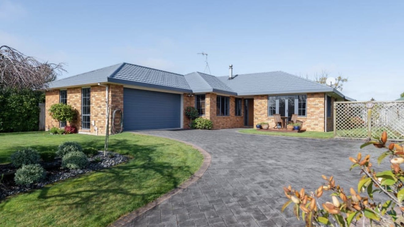7 Maidstone Place, Rototuna North, Hamilton - Carousel 1
