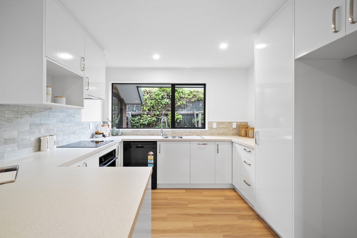 1/152B Beach Road, North New Brighton, Christchurch - Carousel 2