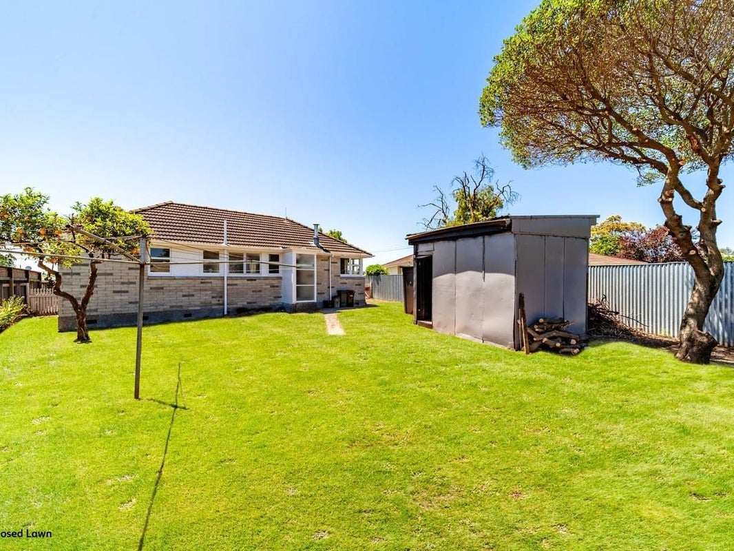 12 Constable Crescent, Onekawa, Napier - Carousel 15