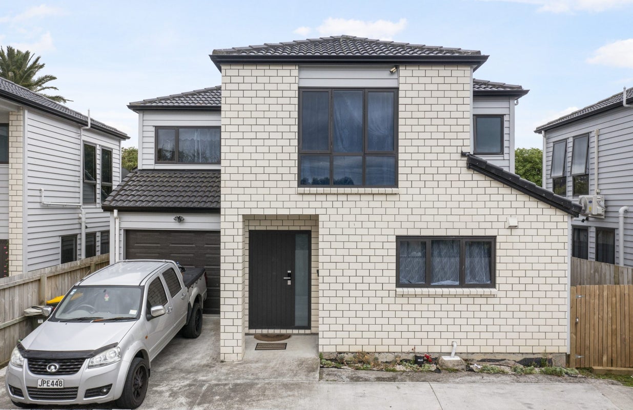 16C Kelvin Road, Papakura, Papakura - Carousel 1