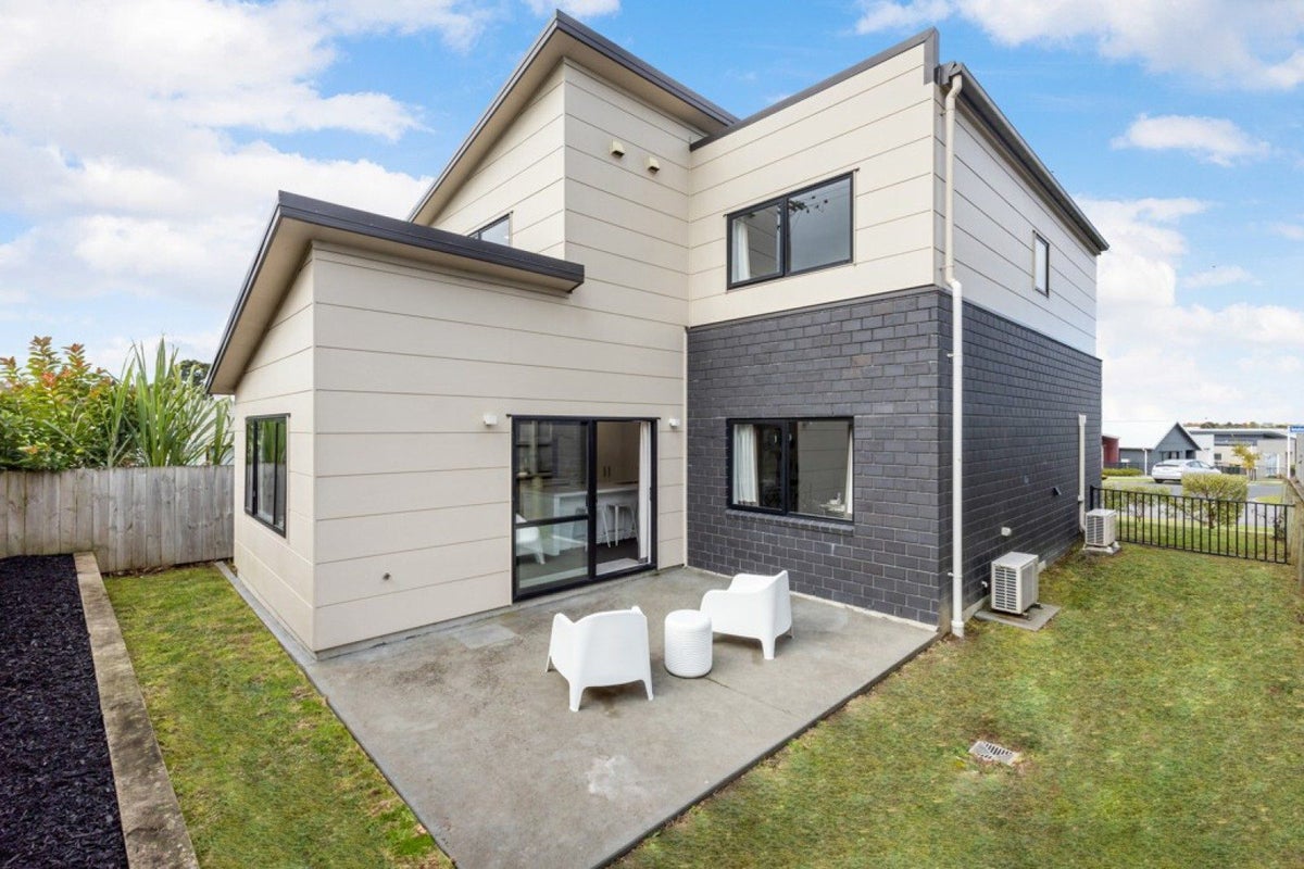 2 Retallick Place, Flagstaff, Hamilton - Carousel 2