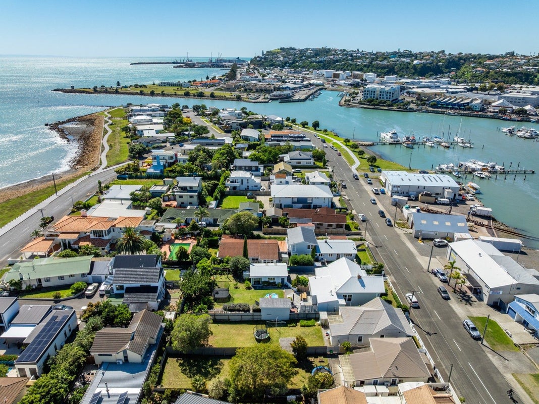 13-14 Meeanee Quay, Westshore, Napier, Hawke's Bay - Carousel 23
