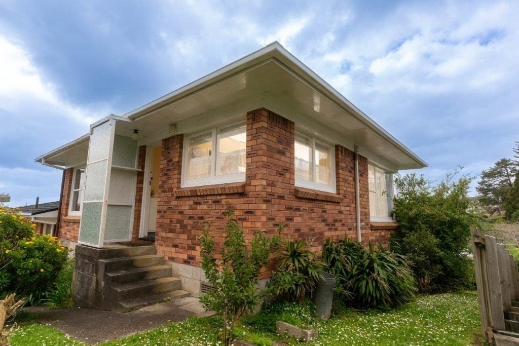 36B Ayton Drive, Totara Vale, Auckland - Carousel 1