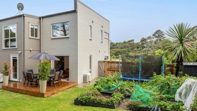 34 Orowaru Avenue, Massey, Auckland - Carousel 1