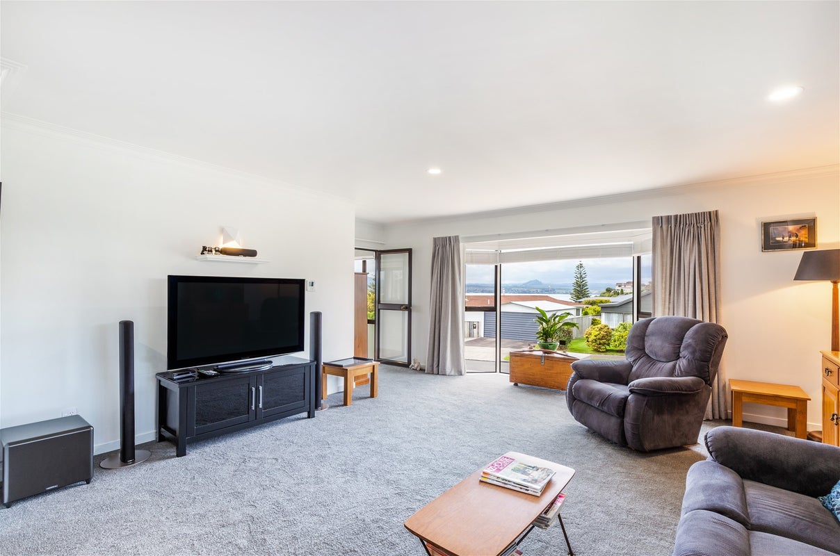 4 Shera Street, Acacia Bay, Taupo - Carousel 2