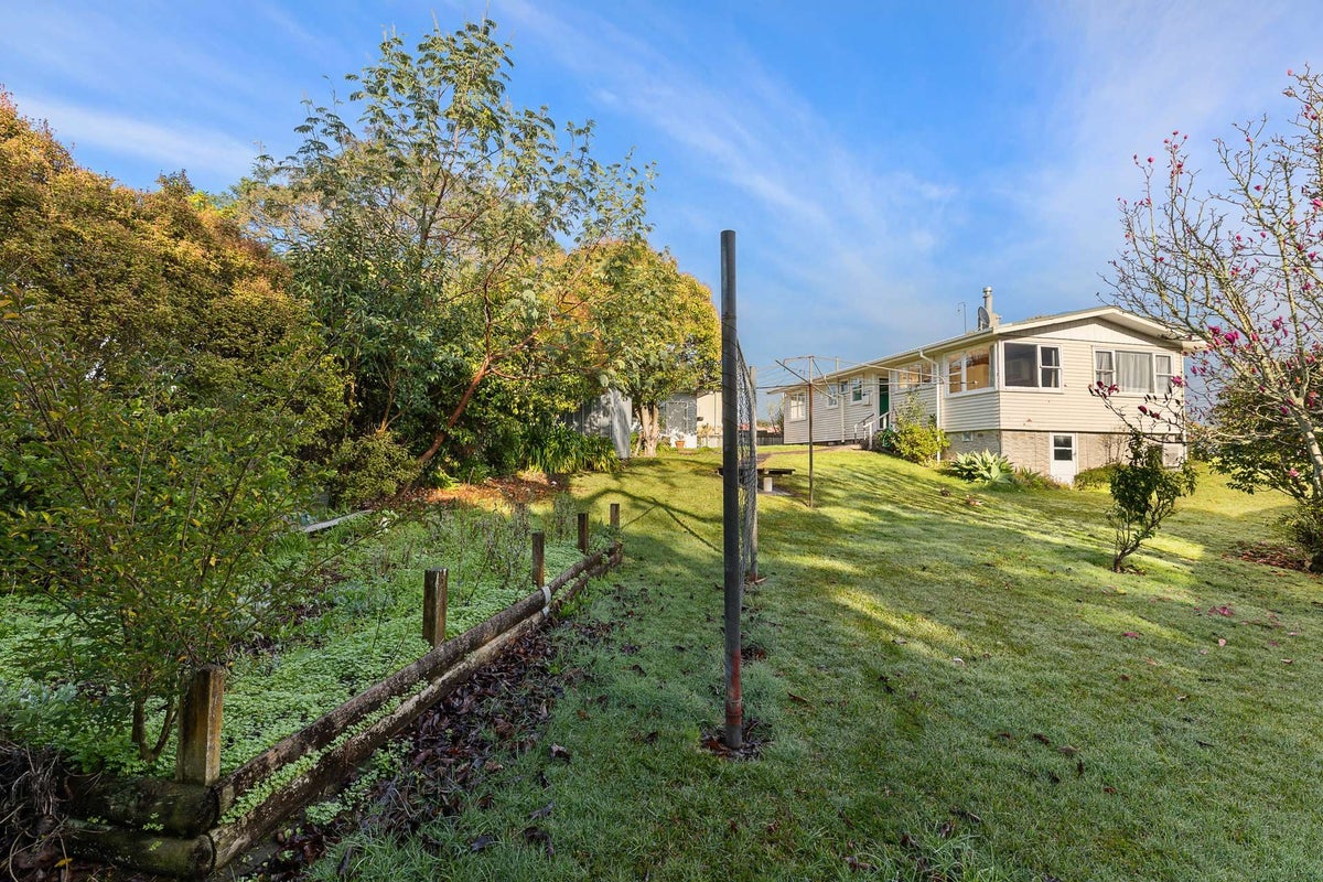 21 Kuaka Place, New Lynn, Auckland - Carousel 1