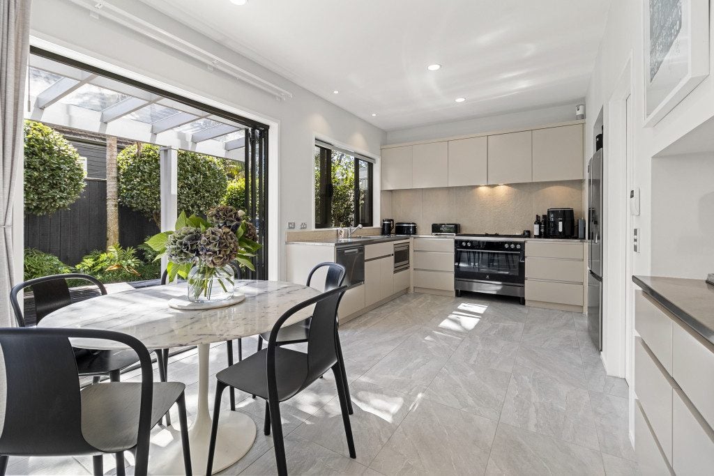 4/5 Hepburn Street, Freemans Bay, Auckland - Carousel 2