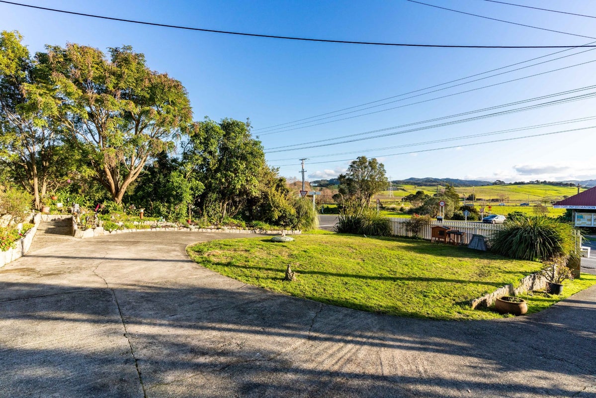 15 Camellia Avenue, Ruakaka - Carousel 26
