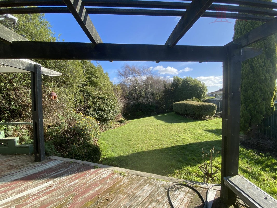 82 Warren Crescent, Hillmorton, Christchurch - Carousel 9