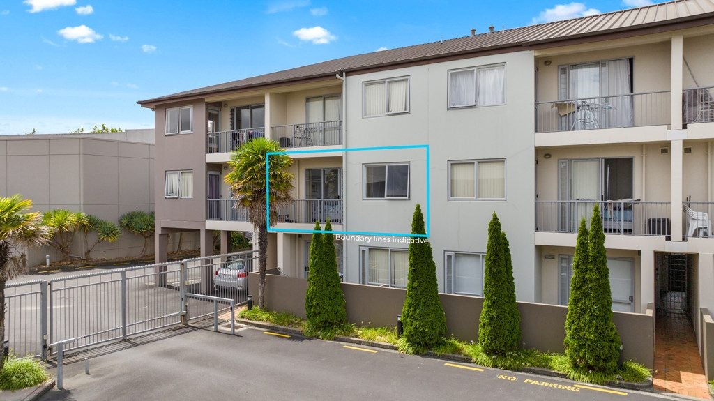 98B Michael Jones Drive, Flat Bush, Auckland - Carousel 1