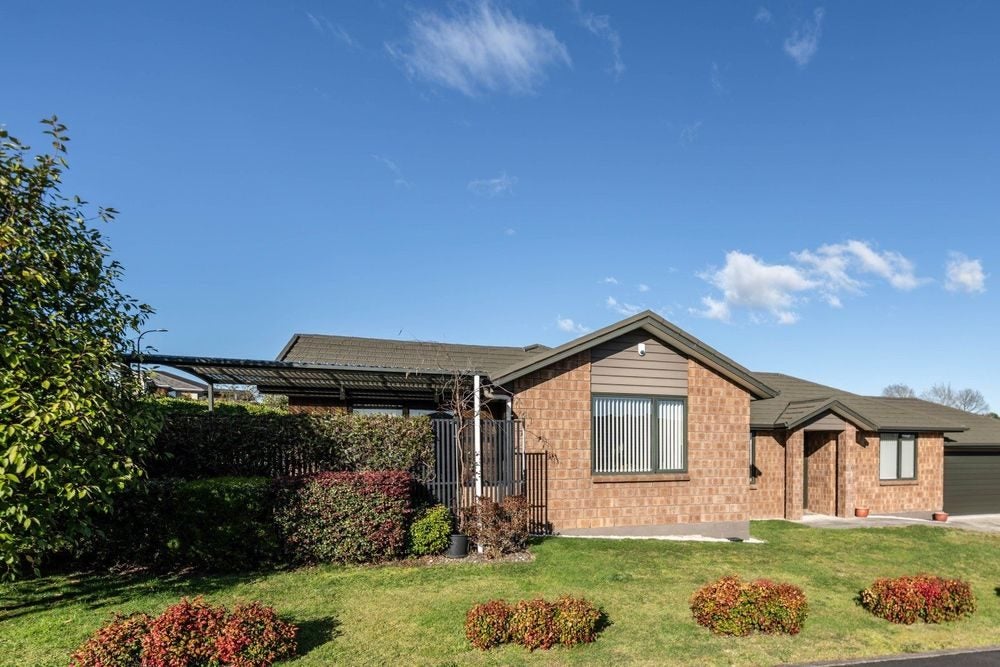 12 Cabourne Drive, Glenview, Hamilton - Carousel 16