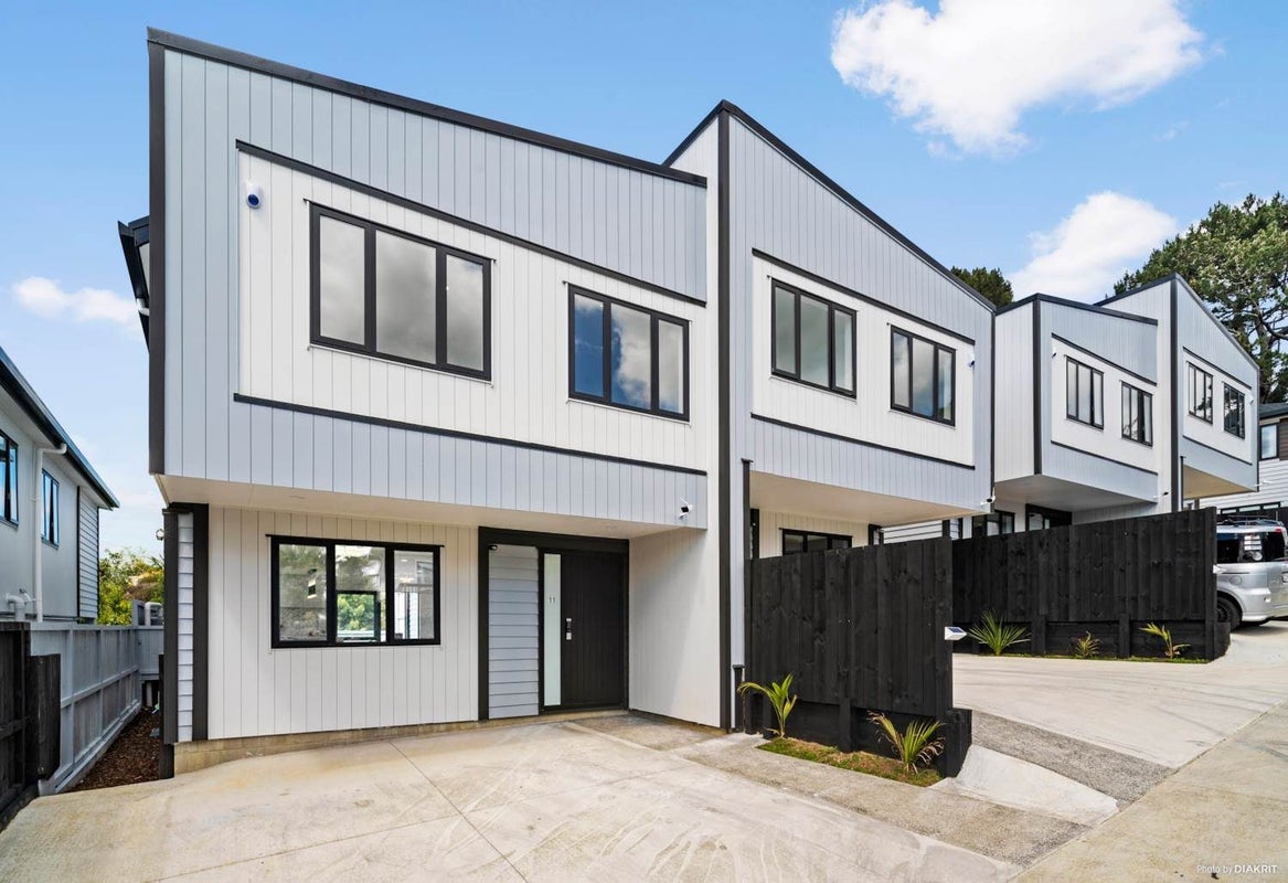 7 Liban Place, Massey, Auckland - Carousel 11