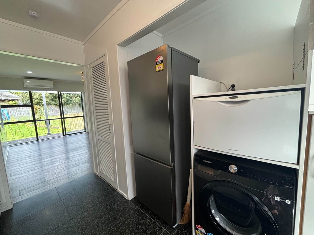 12/31 Blease Street, New Lynn, Auckland - Carousel 2