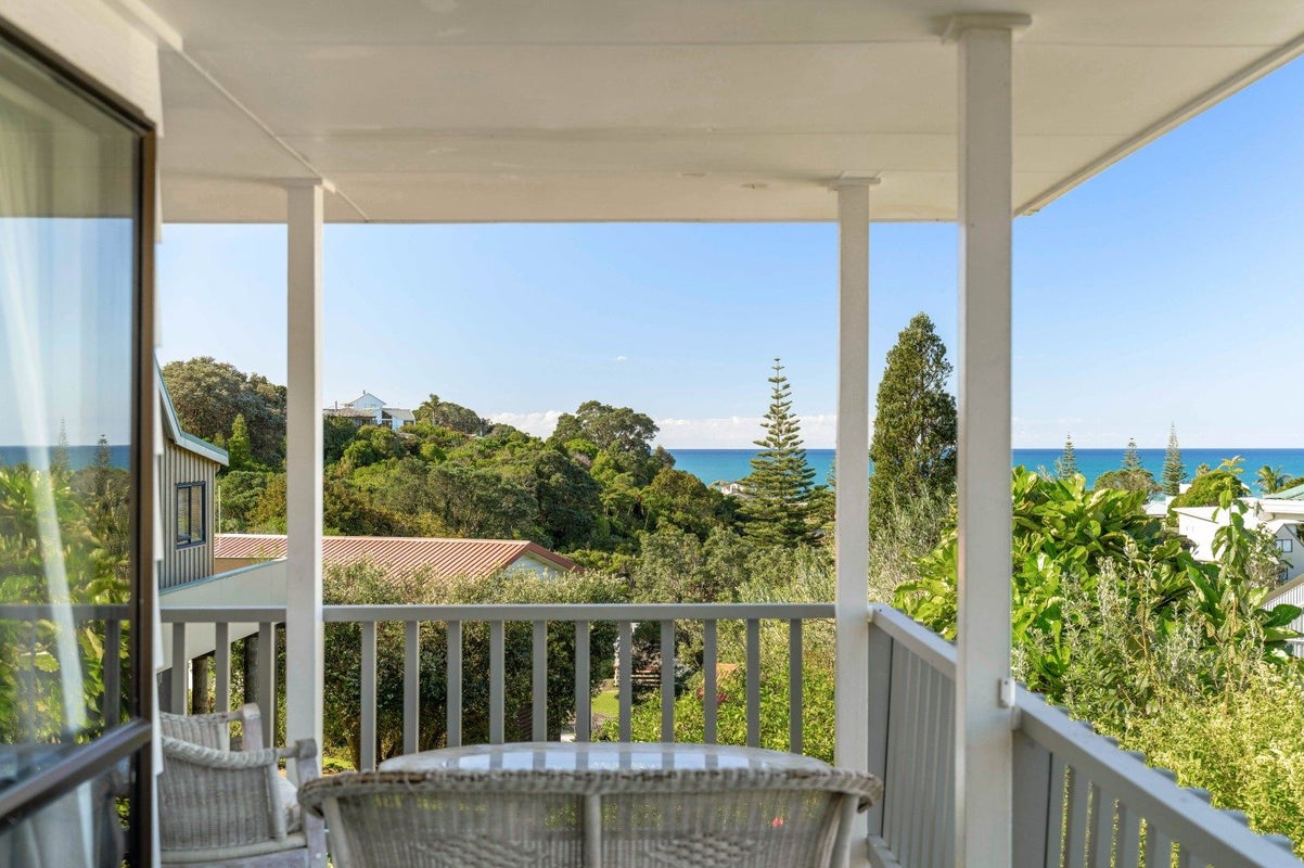 127 Tuna Place, Onemana, Whangamata - Carousel 1