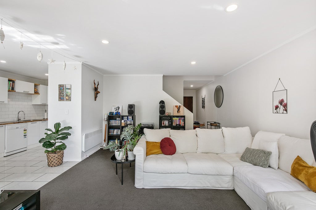 6/3 Erewhon Place, Birkdale, Auckland - Carousel 2