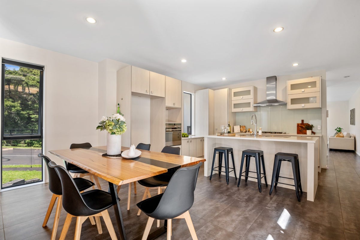 26 Bellagio Way, Flat Bush, Auckland - Carousel 2
