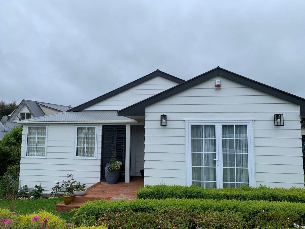 27 Abilene Crescent, Churton Park, Wellington - Carousel 1