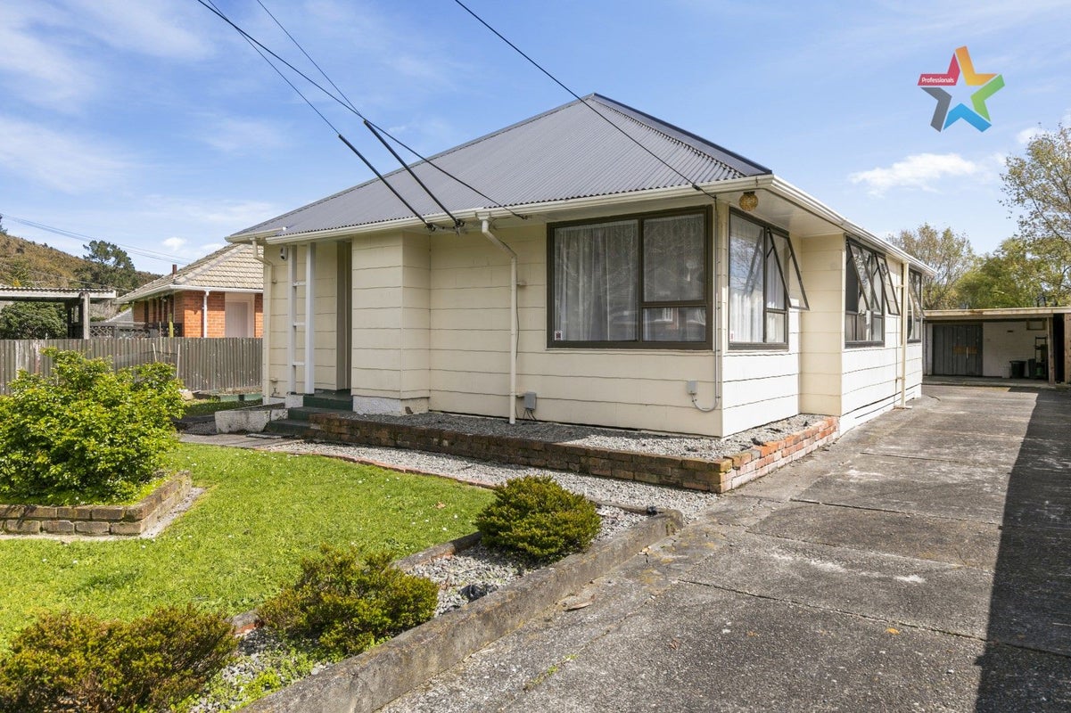 195 Waddington Drive, Naenae, Lower Hutt - Carousel 2