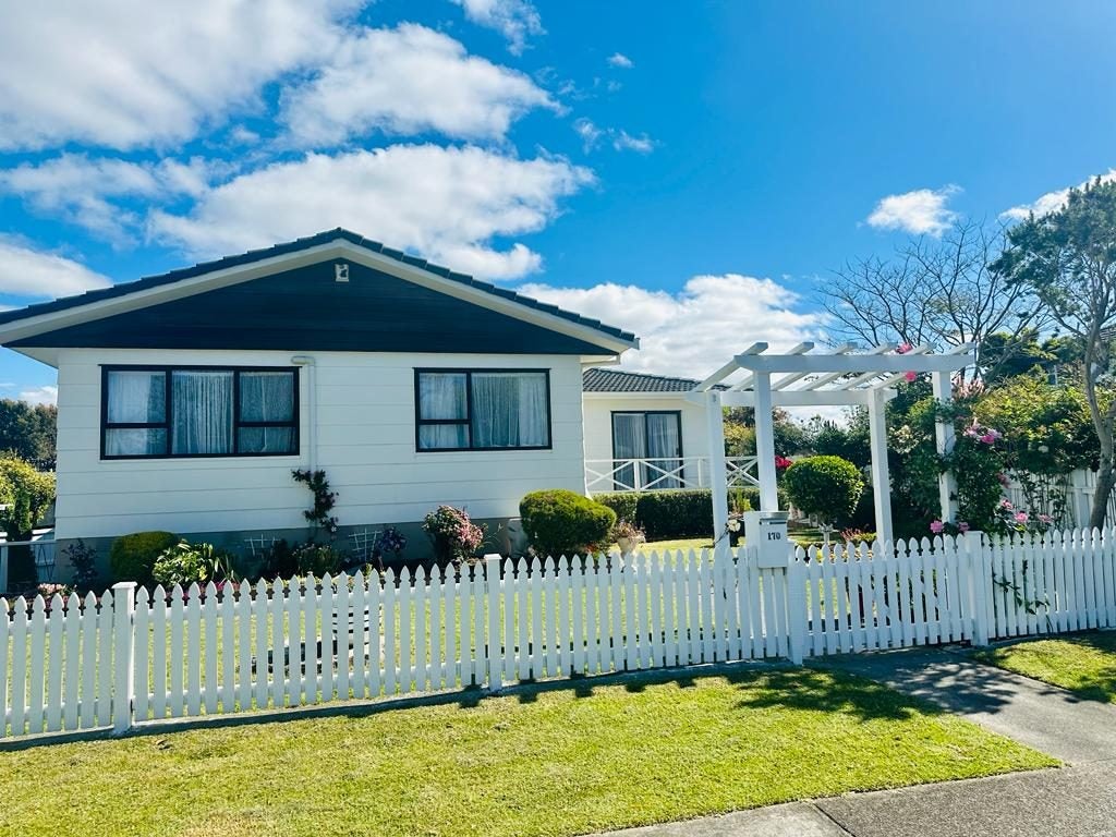 170 Carnoustie Drive, Wattle Downs, Auckland - Carousel 1