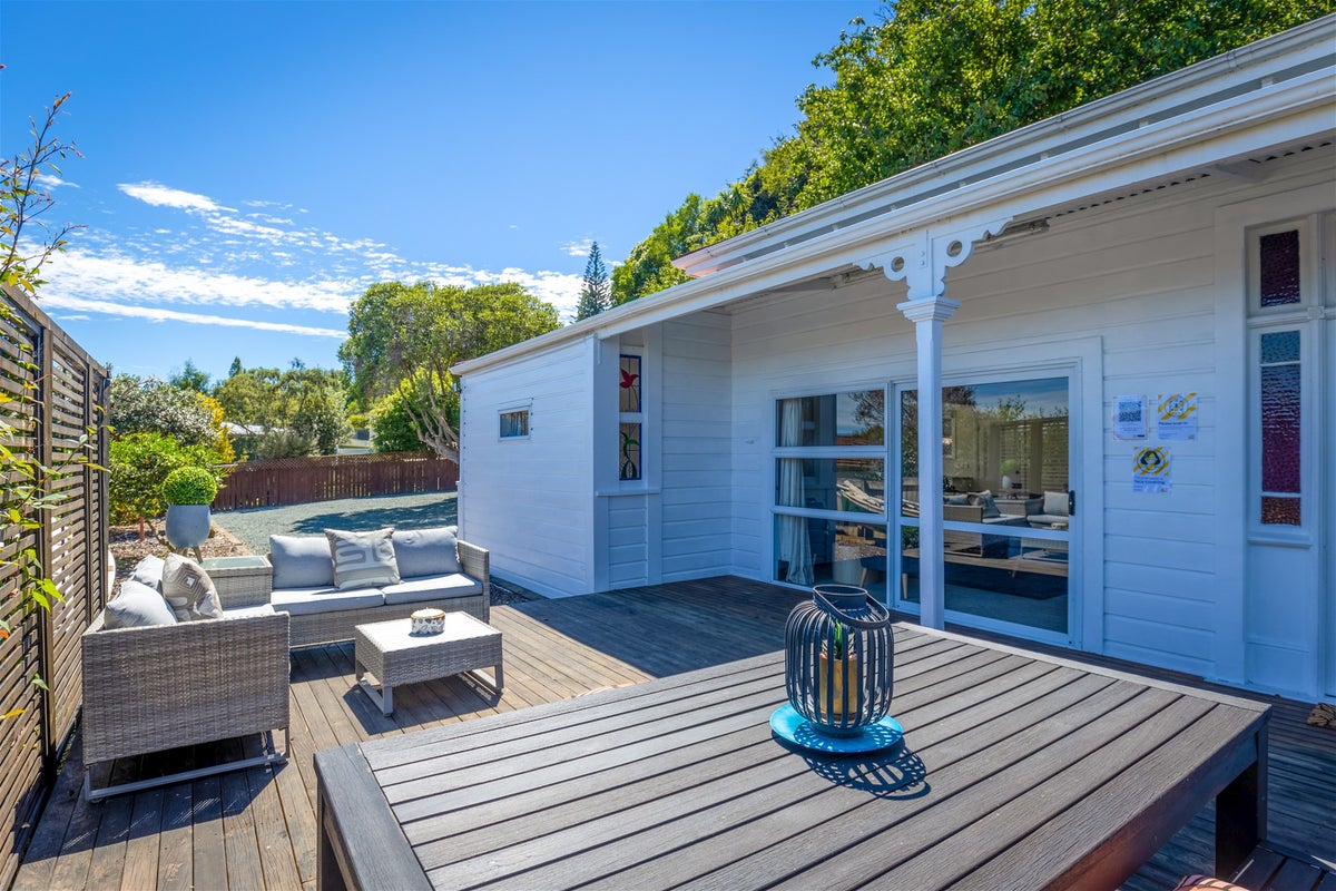 161 Tahunanui Drive, Tahunanui, Nelson - Carousel 1