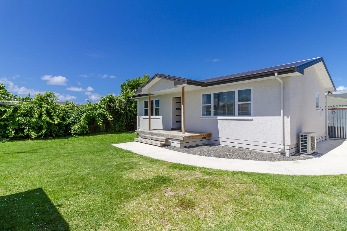 13A Magdalen Crescent, Pirimai, Napier - Carousel 2