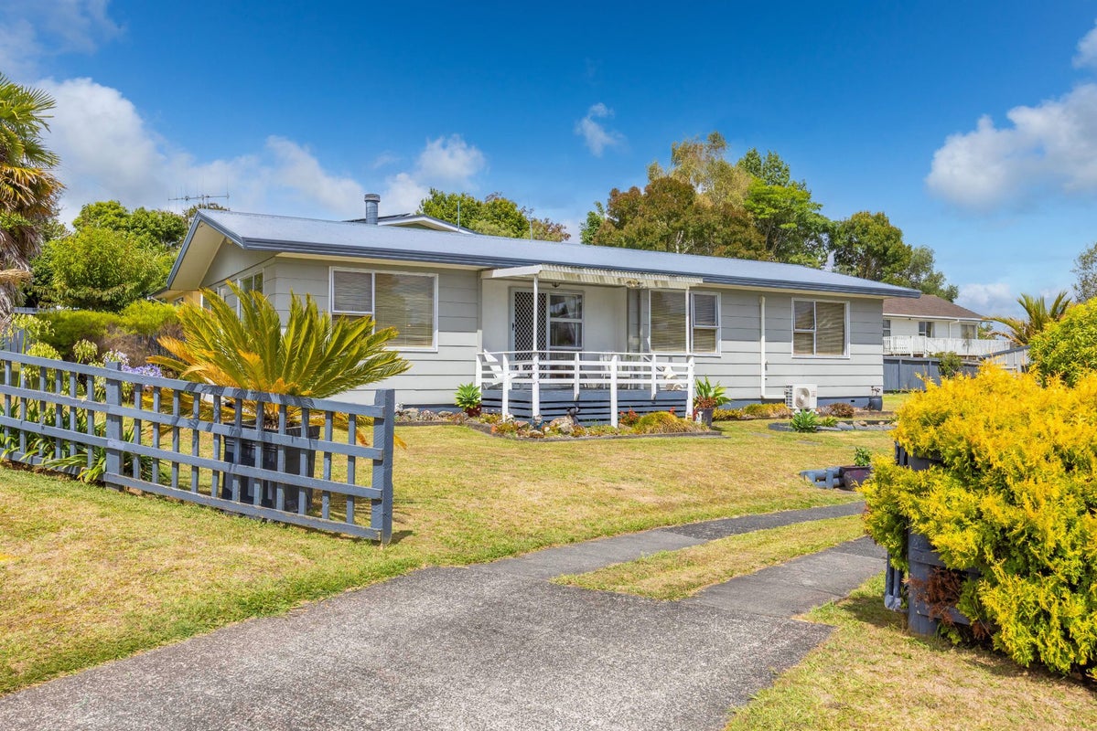 15 Galloway Street, Kihikihi, Te Awamutu - Carousel 1