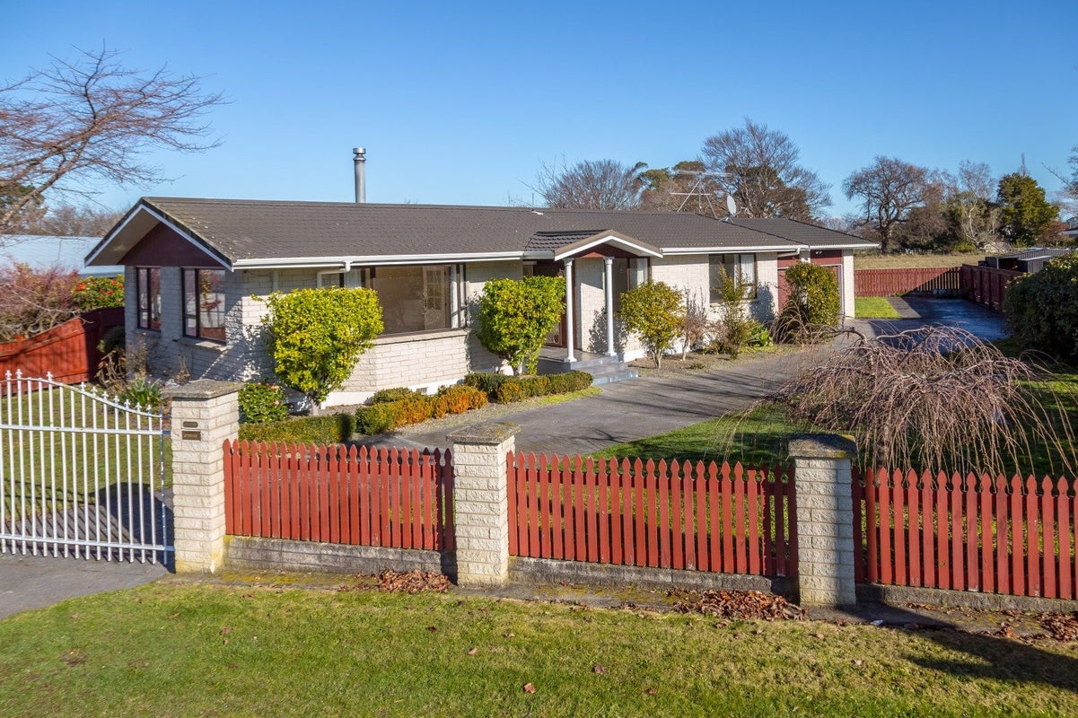 115 Upper Plain Road, Masterton - Carousel 1