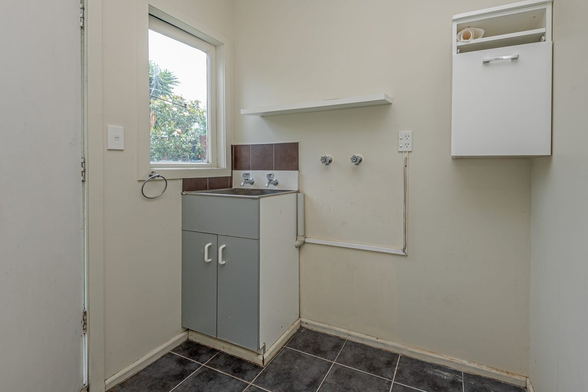 46 Linton Street, West End, Palmerston North - Carousel 19
