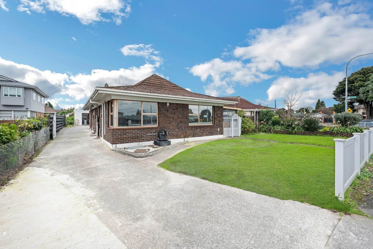 1/166 St George Street, Papatoetoe, Auckland - Carousel 2