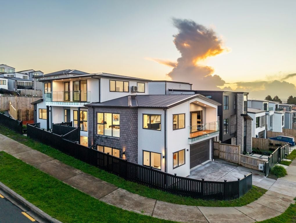 31 Bremner Ridge Street, Flat Bush, Manukau City, Auckland - Carousel 1