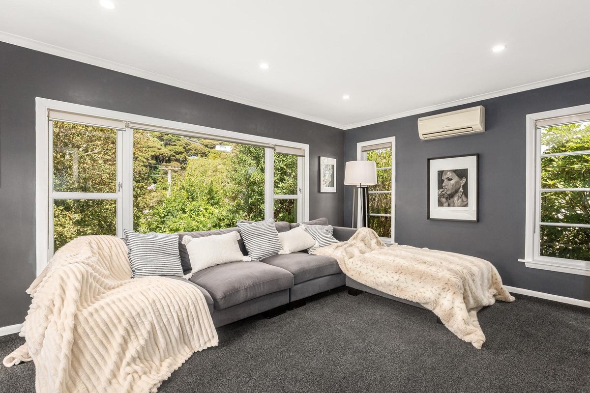 17 Kiriwai Road, Paremata, Porirua - Carousel 2