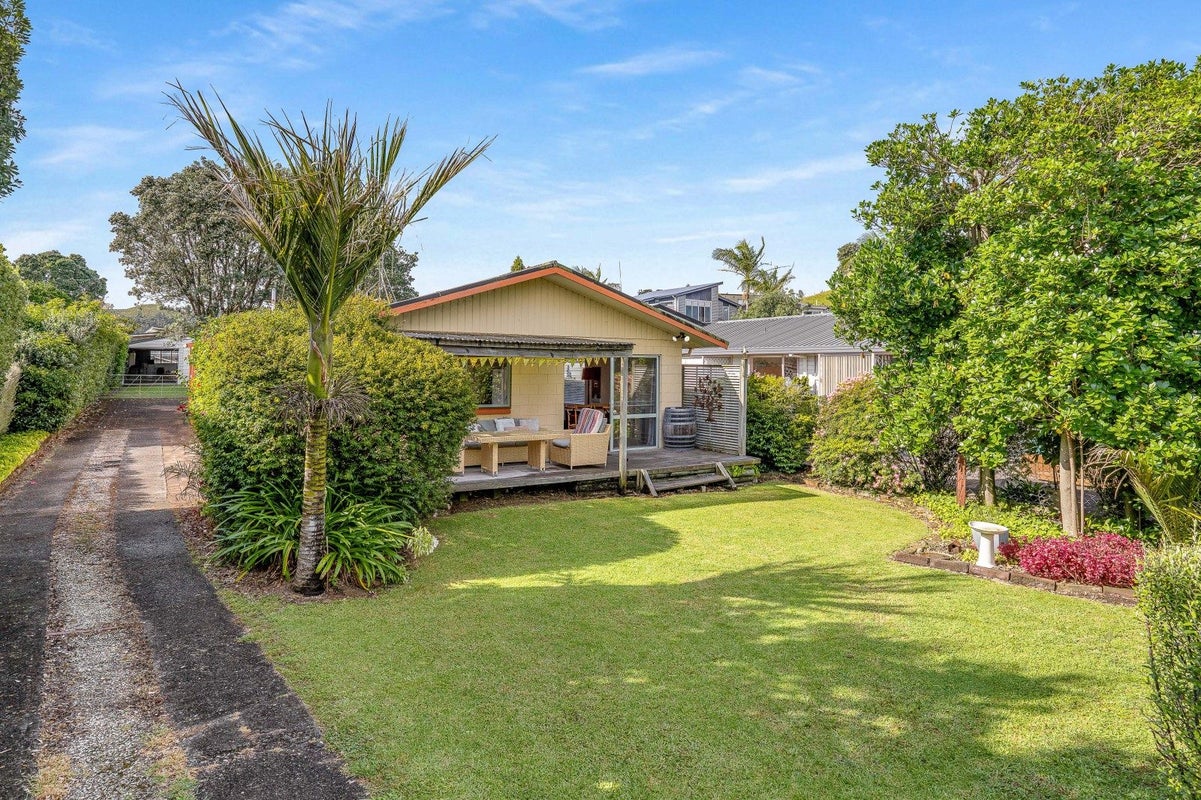 21 Whiritoa Beach Road, Whiritoa, Waihi - Carousel 1
