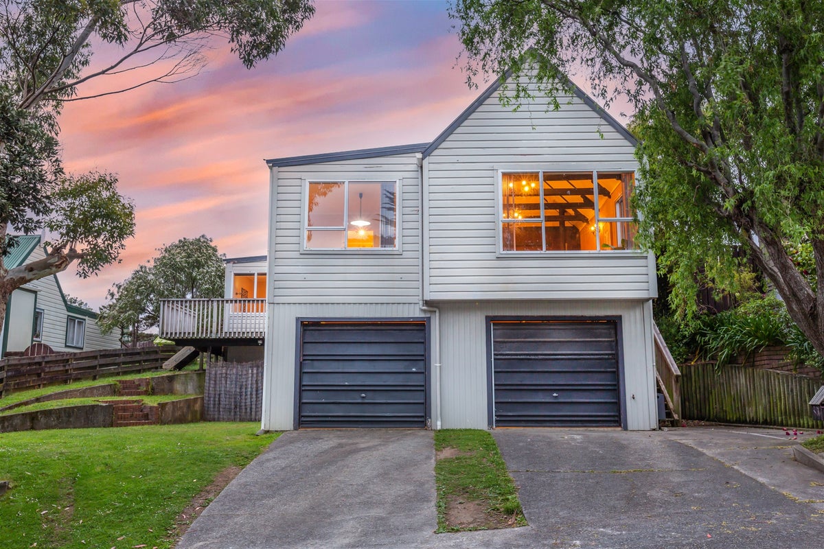 53 The Companionway, Whitby, Porirua - Carousel 1