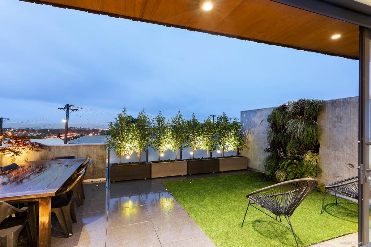 14 Barrington Road, Grey Lynn, Auckland - Carousel 2