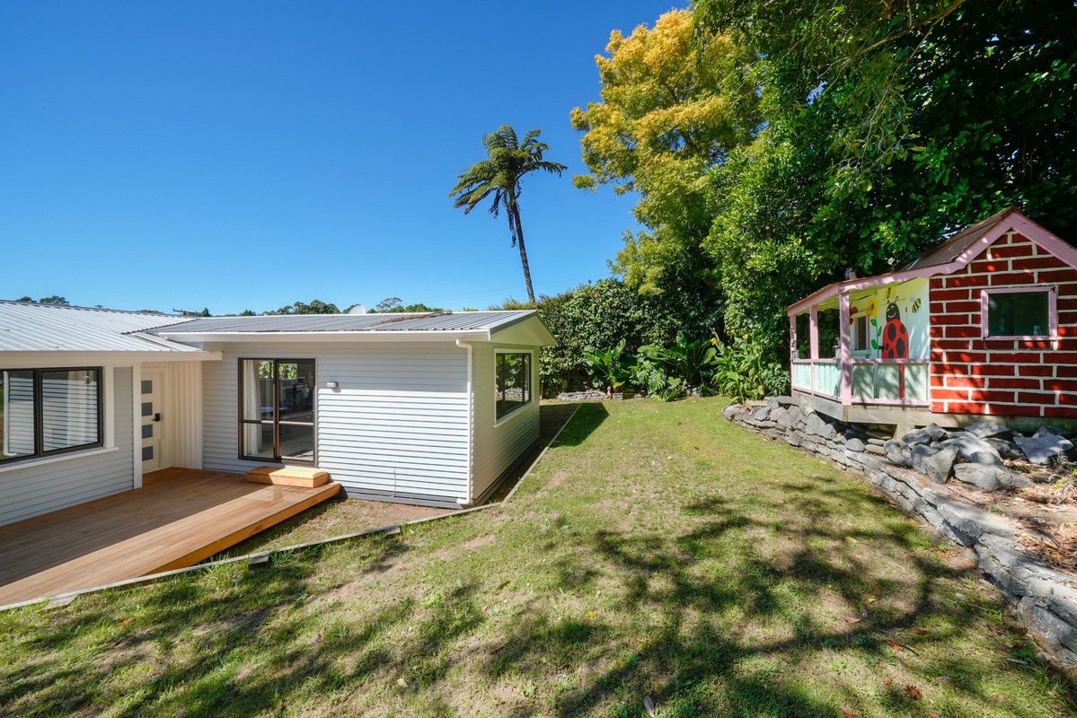 15 Fernleigh Street, Ferndale, New Plymouth - Carousel 2