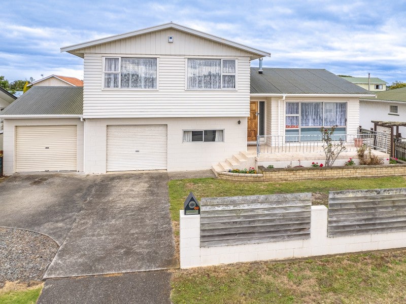 69 Surrey Road, Springvale, Whanganui - Carousel 1