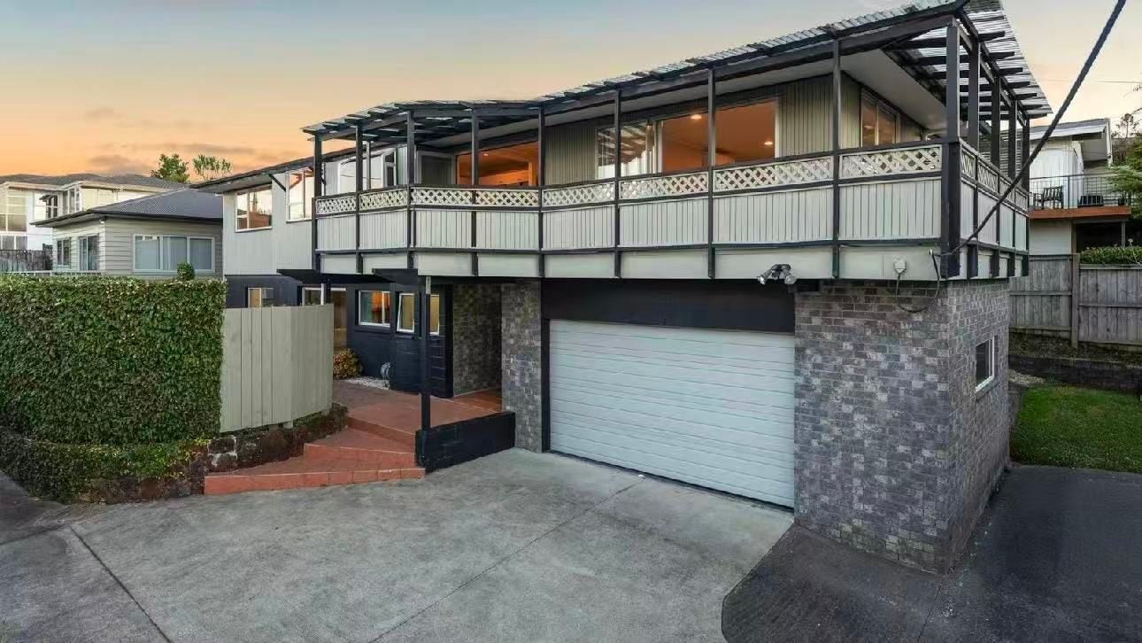 44 Penzance Road, Mairangi Bay, Auckland - Carousel 2