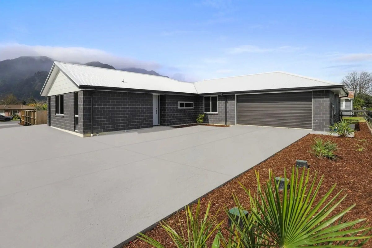 14B Churchill Avenue, Te Aroha, Te Aroha - Carousel 2