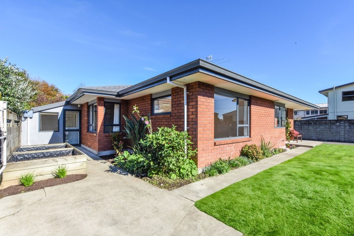 2/8 Rawhiti Street, Tahunanui, Nelson - Carousel 2