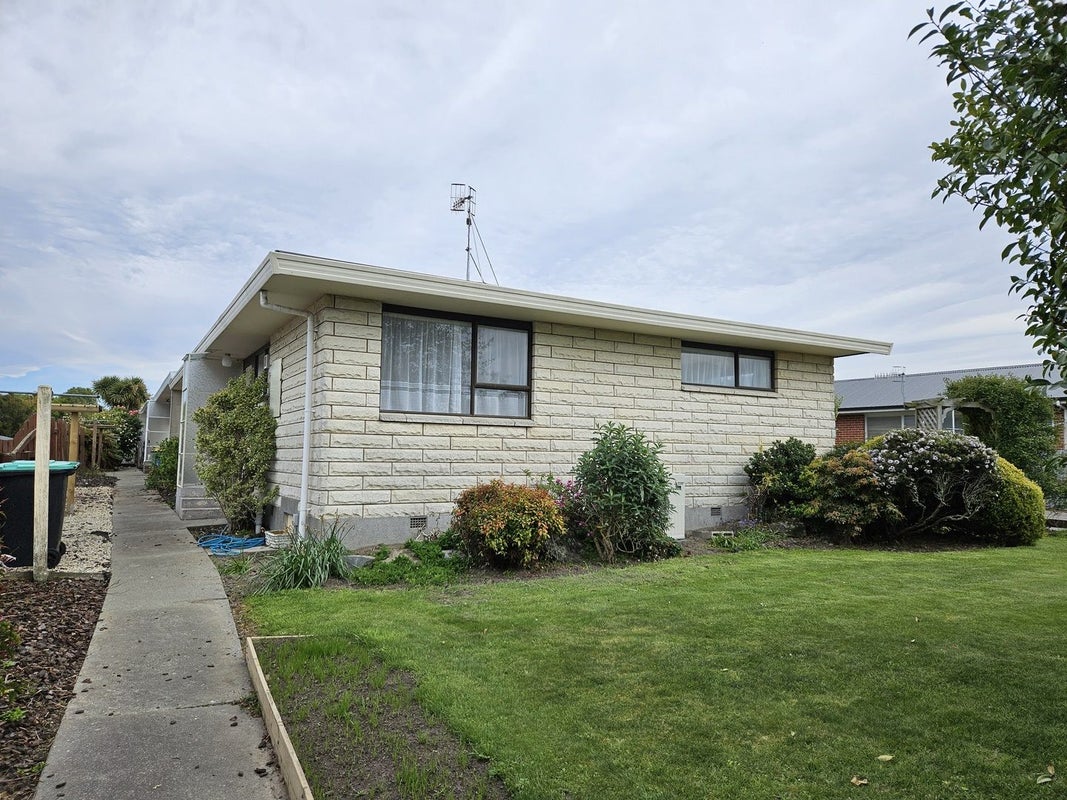 1/92 Avenue Road, West End, Timaru - Carousel 1