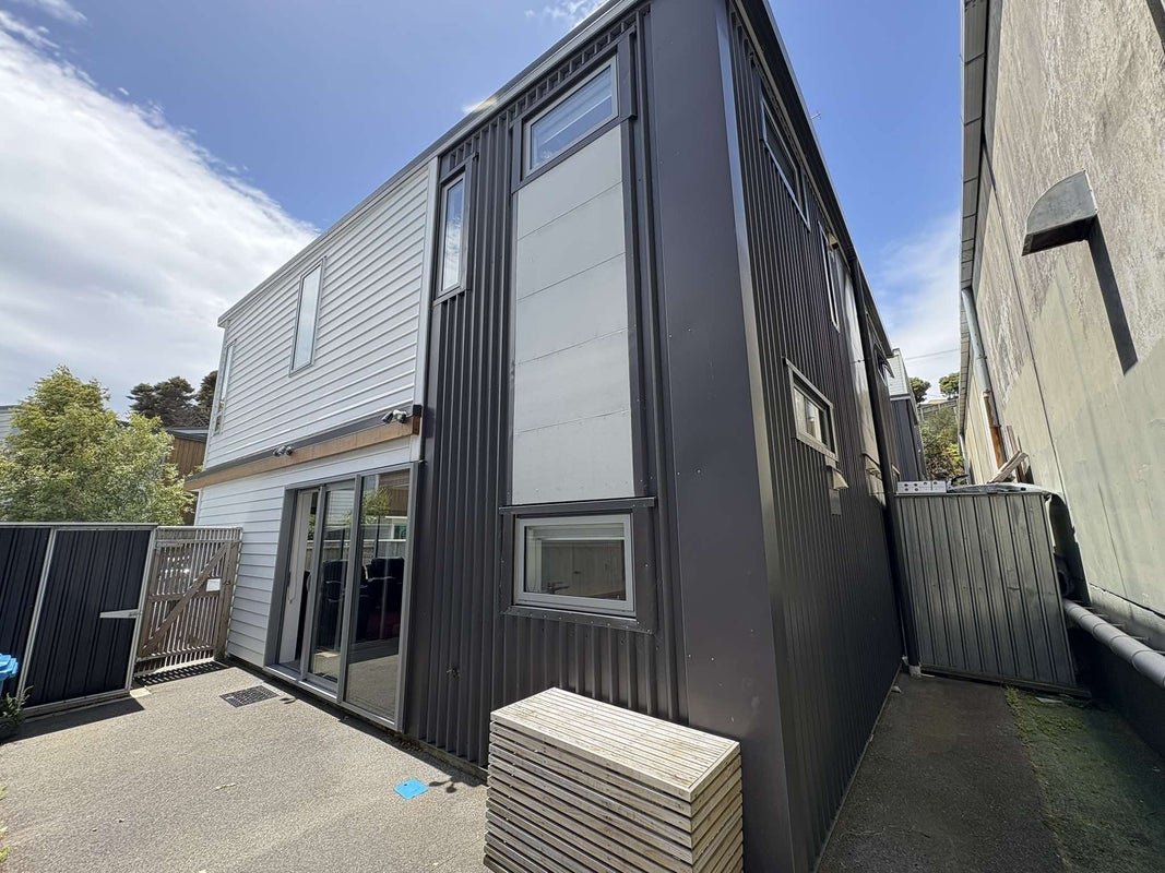 8/7 Handyside Street, Tawa, Wellington - Carousel 2