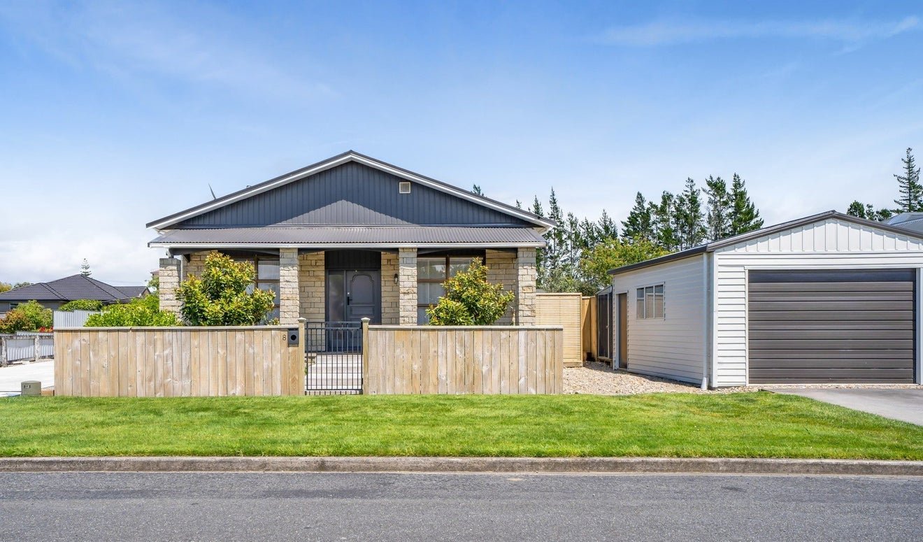 8 Richmond ST, Fitzroy, New Plymouth - Carousel 1