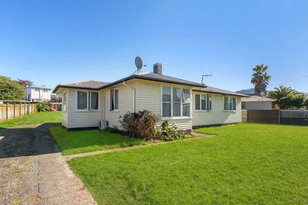 12A Bellingham Crescent, Fordlands, Rotorua - Carousel 1