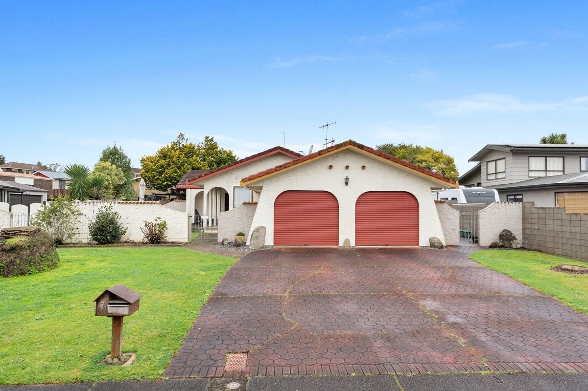 7 Highland Drive, Pukete, Hamilton - Carousel 2