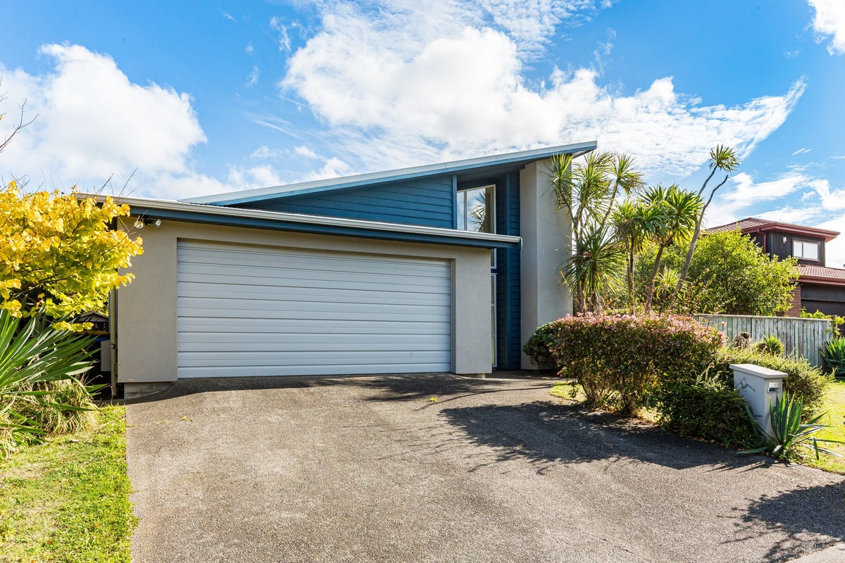 6 Routeburn Avenue, Aotea, Porirua - Carousel 25