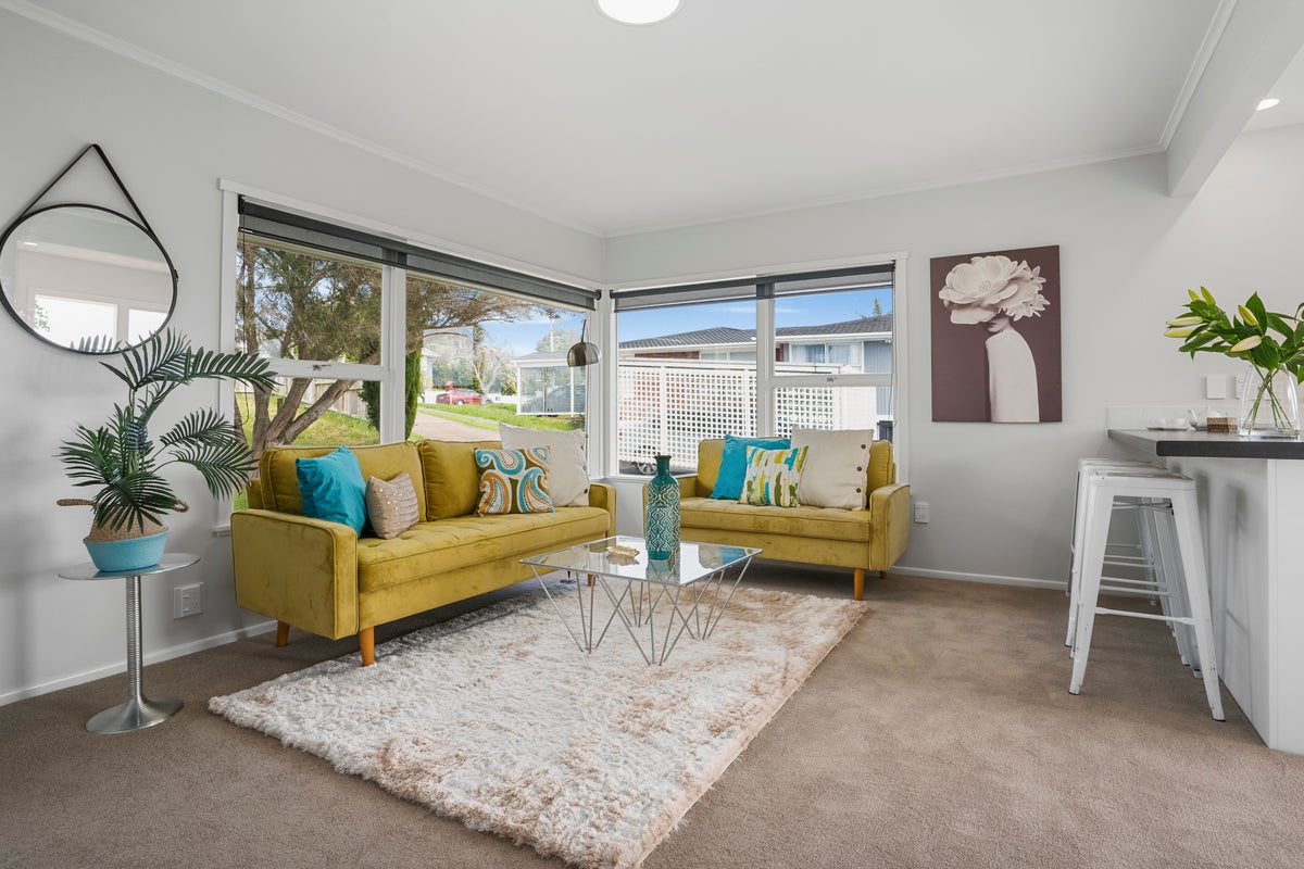 1/10 Liston Street, Northcote, Auckland - Carousel 1